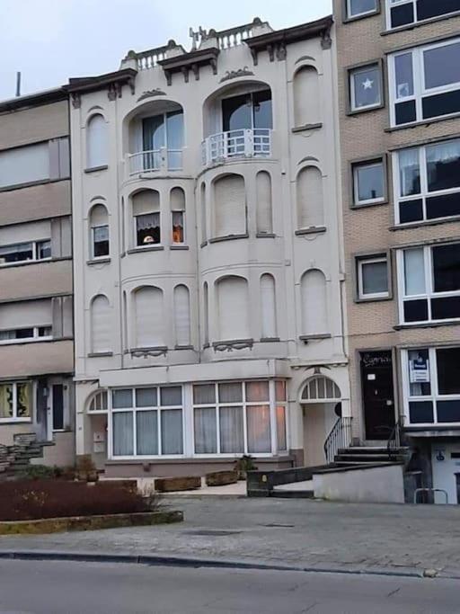 Villa Jean Gezellig Appartement Met Zeezicht Бланкенберге Экстерьер фото